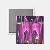 Brooklyn Bridge Lit Lila Magnet (Vorderseite/Rückseite)