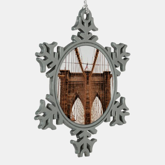 Brooklyn Bridge, New York Schneeflocken Zinn-Ornament (Links)