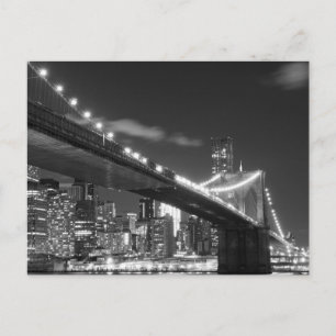 Brooklyn Bridge und Manhattan Skyline bei Nacht Postkarte