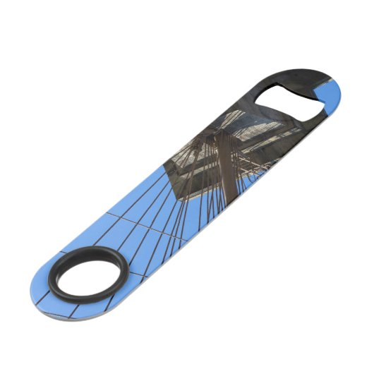 Brooklyn-Brücke 01 Speed Flaschenöffner (Vorderseite Schrägansicht)
