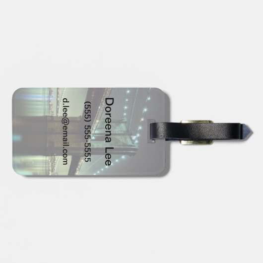 Brooklyn-Brücke an Nachtmanhattan-Brücke Gepäckanhänger (Rückseite horizontal)