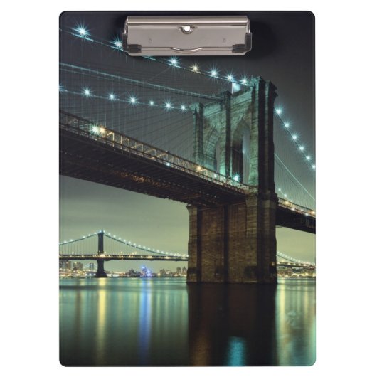 Brooklyn-Brücke an Nachtmanhattan-Brücke Klemmbrett (Vorderseite)