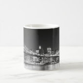 Brooklyn-Brücke und Manhattan-Skyline Kaffeetasse (Mittel)