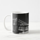 Brooklyn-Brücke und Manhattan-Skyline Kaffeetasse (Links)