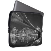 Brooklyn-Brücke und Manhattan-Skyline Laptopschutzhülle (Vorne Rechts)
