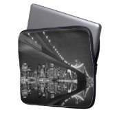 Brooklyn-Brücke und Manhattan-Skyline Laptopschutzhülle (Vorderseite Links)