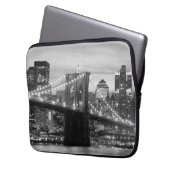 Brooklyn-Brücke und Manhattan-Skyline Laptopschutzhülle (Vorderseite Links)