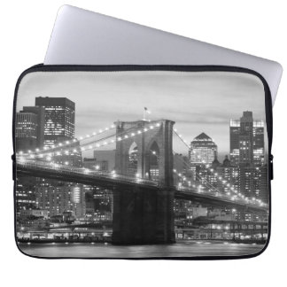 Brooklyn-Brücke und Manhattan-Skyline Laptopschutzhülle