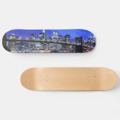 Brooklyn-Brücke und Manhattan-Skyline Skateboard (Horizontal)