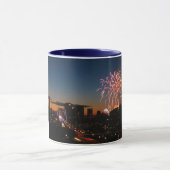 Brooklyn-Brücken-Feuerwerke Tasse (Zentrum)