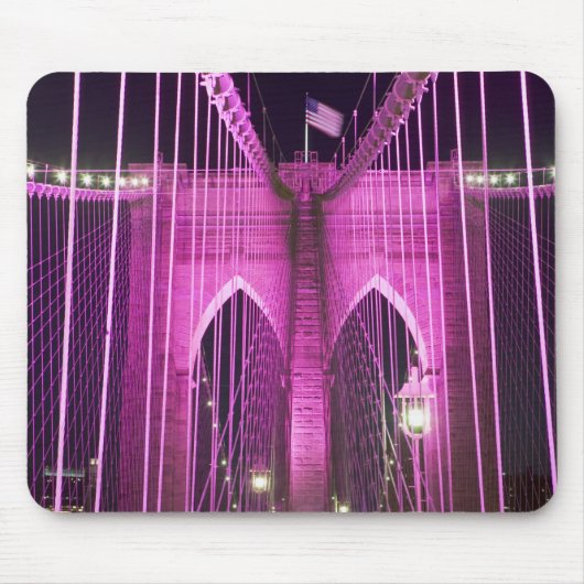 Brooklyn-Brücken-Lit lila Mousepad (Vorne)