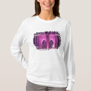 Brooklyn-Brücken-Lit lila T-Shirt