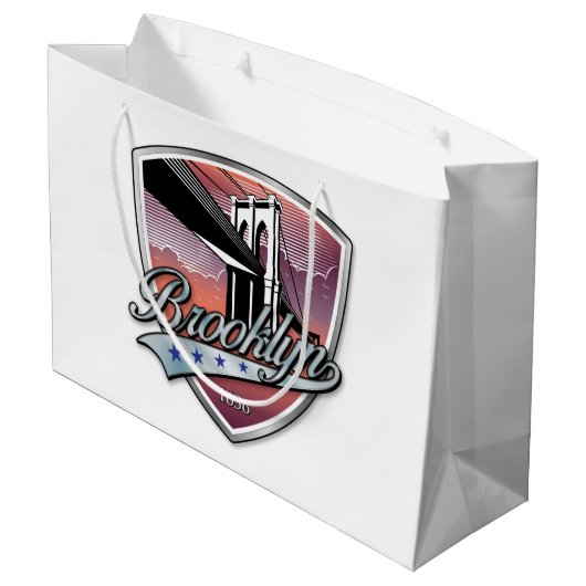 Brooklyn Logo Design Große Geschenktüte (Rückseite Schrägansicht)