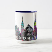 Brooklyn, New York, in Graffiti Zweifarbige Tasse (Mittel)