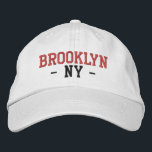 BROOKLYN NY Preppy Red Black on White Bestickte Baseballkappe<br><div class="desc">Preppy BROOKLYN NY Rot und Schwarz bestickt auf weißem Baumwollhut. Die Stickereifarben können durch Auswahl des Werkzeugs "Design bearbeiten" an andere Farbeinstellungen angepasst werden. Außerdem ist die Möglichkeit verfügbar,  die gewünschte Farbe auf der Hauptseite auszuwählen.</div>