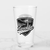 Brooklyn Schild mit Swoosh-Design Glas (Rückseite)