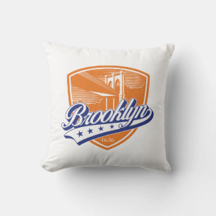 Brooklyn Schild mit Swoosh-Design Kissen