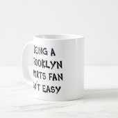 Brooklyn-Sport-Fan zu sein Kaffeetasse (Vorderseite Links)