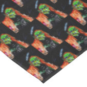 BROOMHILDA HALLOWEEN WITCH-Tischleinen Tischdecke (Schrägansicht)