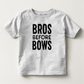 Bros Before Bows Kleinkind Shirt (Vorderseite)