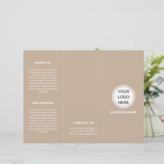 Broschüre "Minimalistische Geschäftslogos und Text (Stehend Vorderseite)