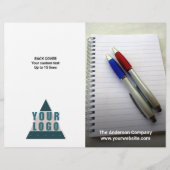 Broschüre mit geklappter Titelseite des Firmenlogo (Vorderseite)