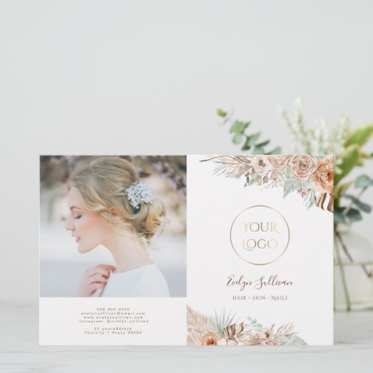 Broschüre "tropisches Beige" und "Minze" (Stehend Vorderseite)