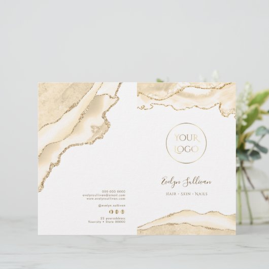 Broschüre über das zarte Pfirsichmenü (Stehend Vorderseite)