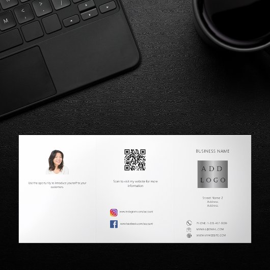 Broschüre "White Black Foto"-Logo QR-Code