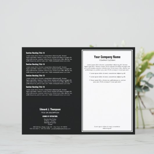 Broschüre "White Black Simple Border" (Stehend Vorderseite)