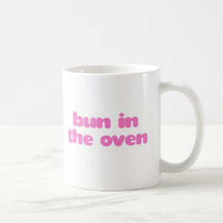 Brötchen im Ofen - Rosa Kaffeetasse