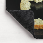 Brotkruste auf schwarz mousepad (Ecke)
