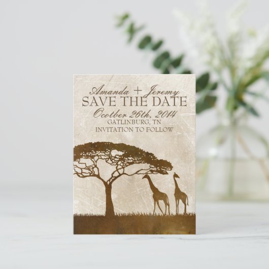 Brown and Ivory African Giraffe Save the Date Ankündigungspostkarte (Stehend Vorderseite)