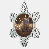 Brown Baby Wombat on Brown Bokeh Bliss, Schneeflocken Zinn-Ornament (Rechts)