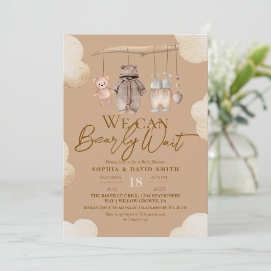 Brown Bear Clothes Baby Shower Invitation Einladung (Stehend Vorderseite)