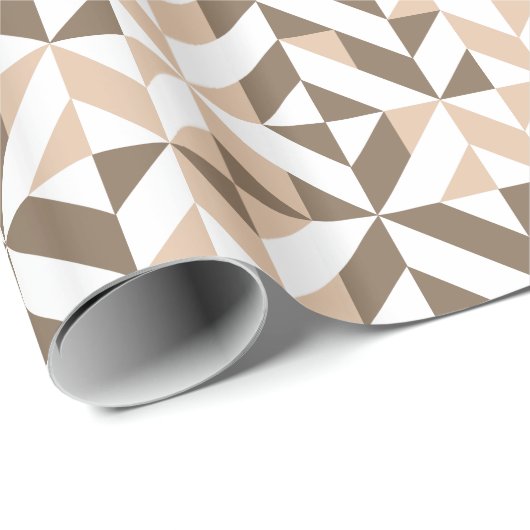 Brown Beige Geometric Cube Pattern Geschenkpapier (Rolleneckpunkt)