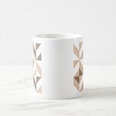 Brown Beige Geometric Cube Pattern Kaffeetasse (Mittel)