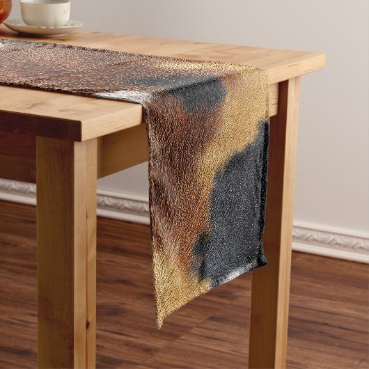 Brown black and white cowhide texture throw pillow kurzer tischläufer (Beispiel)