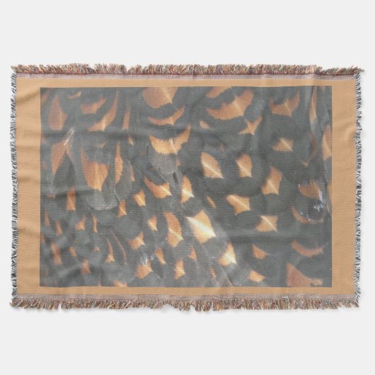 Brown Black Chicken Feathers Pattern Throw Blanket Decke (Vorderseite)