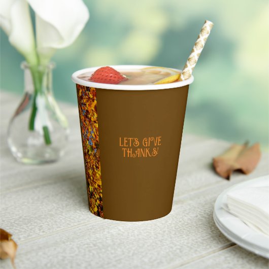 Brown Blätter Dinner Happy Thanksgiving Pappbecher (In Situ)