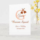 Brown broom Squad Geburtstagsname Pfirsichmonogram Karte (Gelbe Blume)