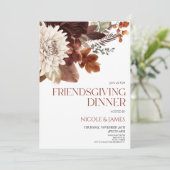 Brown Burgundy Floral Blume Friendsgiving Dinner Einladung (Stehend Vorderseite)