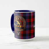 Brown Clan Abzeichen & Tartan Tasse (Vorderseite Links)