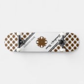 Brown Clover Ribbon von Kenneth Yoncich Skateboard (Horizontal)