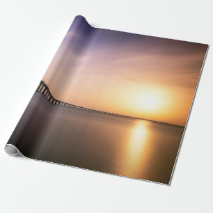 BROWN CONCRETE BRIDGE WÄHREND DES TAGES GESCHENKPAPIER