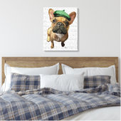 Brown French Bulldog mit Green Hat Leinwanddruck (Insitu (Schlafzimmer))