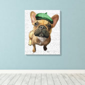 Brown French Bulldog mit Green Hat Leinwanddruck (Insitu (Holzboden))