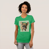 Brown French Bulldog mit Green Hat T-Shirt (Vorne ganz)