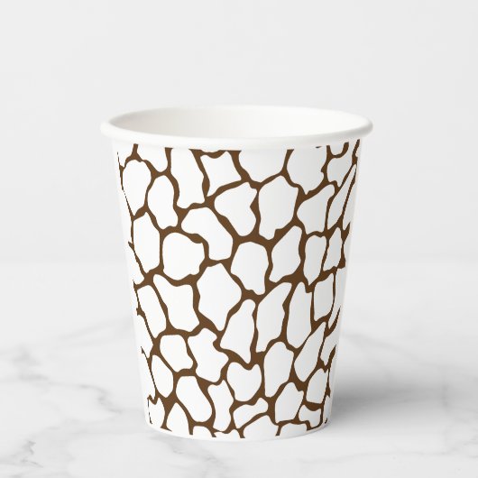 Brown Giraffe Pattern – Minimal Animal Print Pappbecher (Vorderseite)