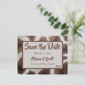 Brown Giraffe Save the Date Card (Stehend Vorderseite)